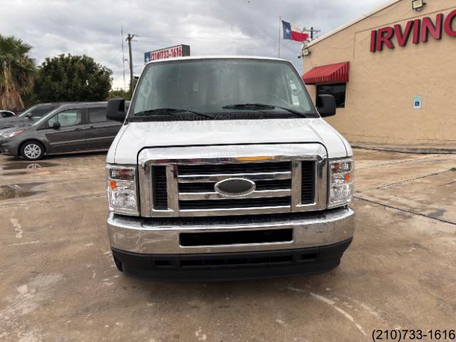 Ford Econoline photo 2