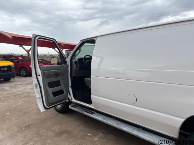 Ford Econoline photo 14