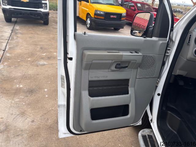 Ford Econoline photo 15