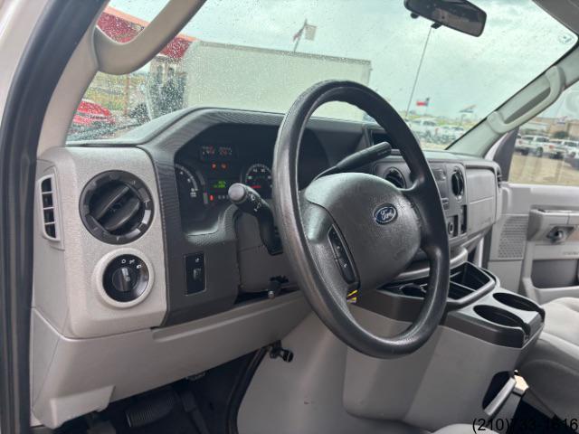 Ford Econoline photo 18