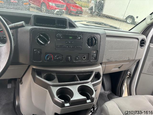 Ford Econoline photo 21