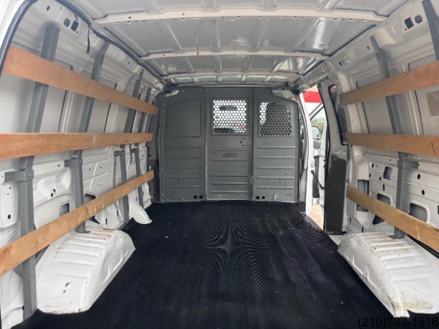 Ford Econoline photo 24