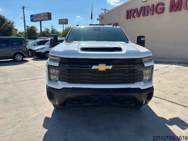 Chevrolet Silverado photo 2
