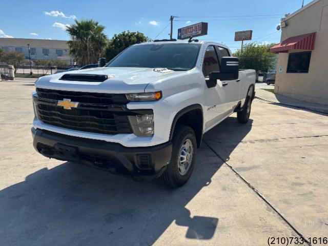 Chevrolet Silverado photo 3