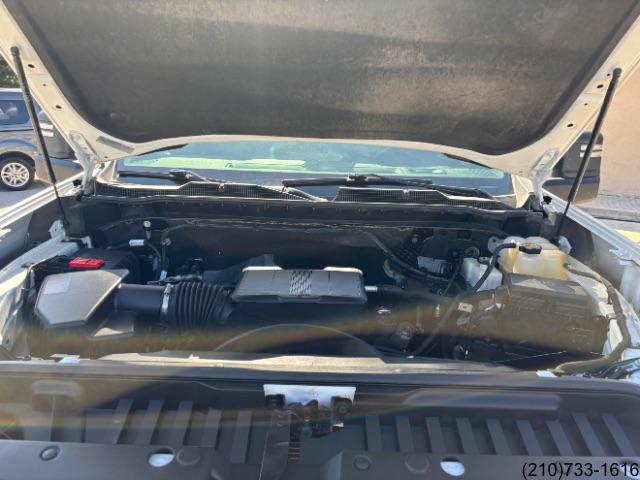 Chevrolet Silverado photo 10