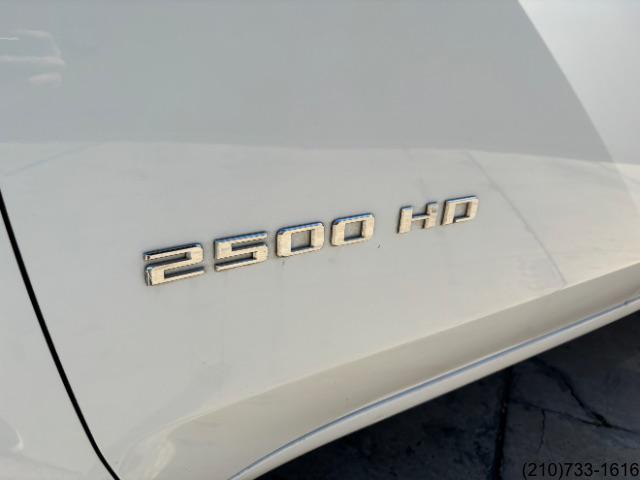 Chevrolet Silverado photo 13