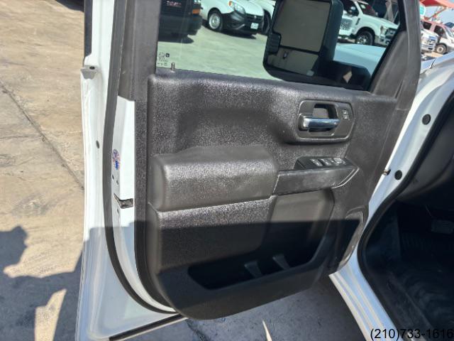 Chevrolet Silverado photo 15