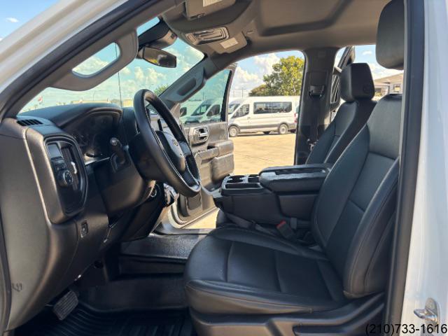 Chevrolet Silverado photo 17