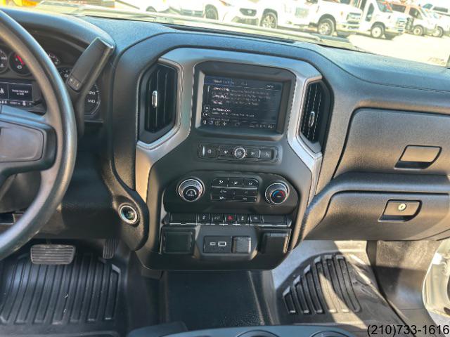 Chevrolet Silverado photo 21