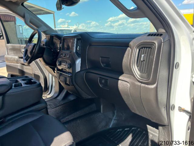 Chevrolet Silverado photo 30