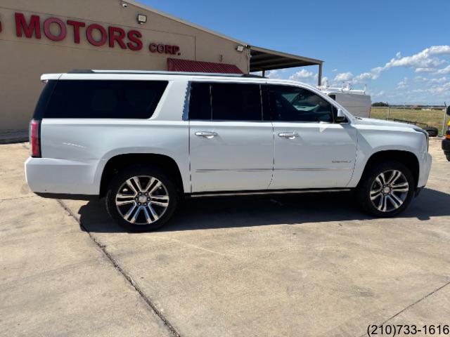 GMC Yukon XL photo 8