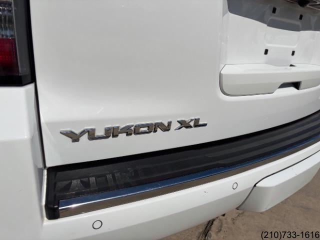 GMC Yukon XL photo 13