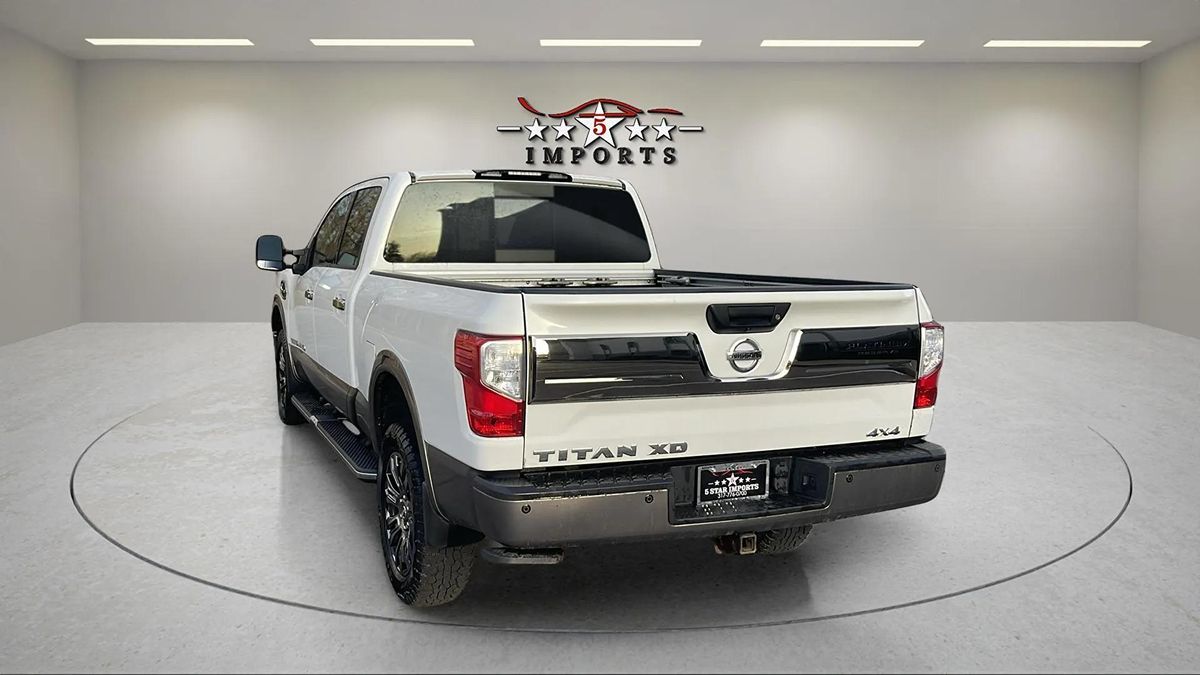 2018 Nissan Titan XD Platinum Reserve photo 4