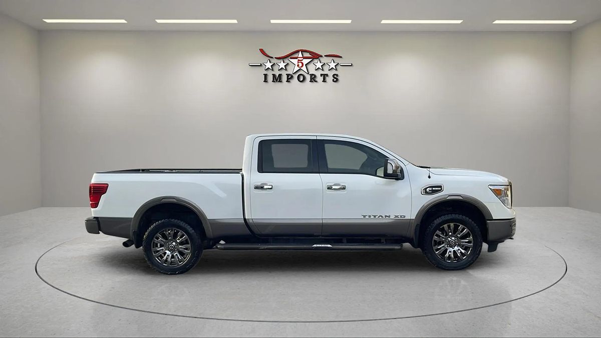 2018 Nissan Titan XD Platinum Reserve photo 8