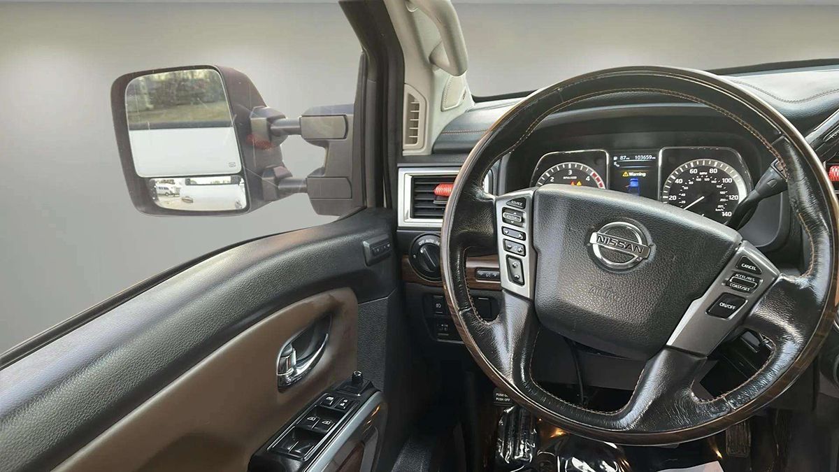 2018 Nissan Titan XD Platinum Reserve photo 15