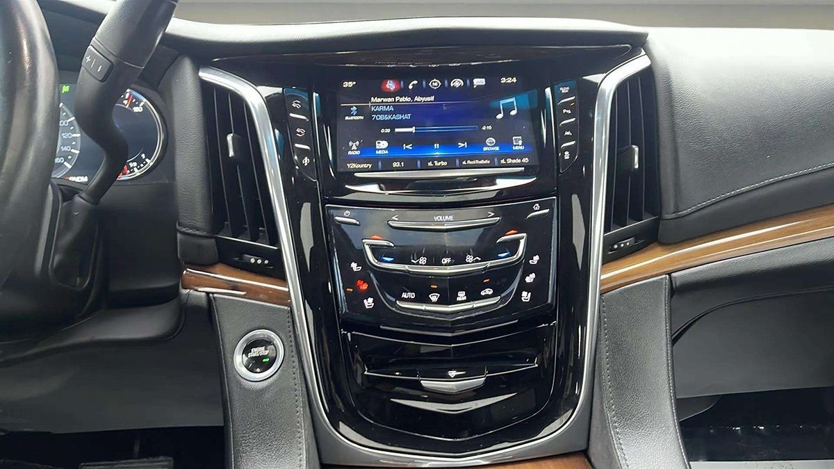 2016 Cadillac Escalade Luxury photo 14