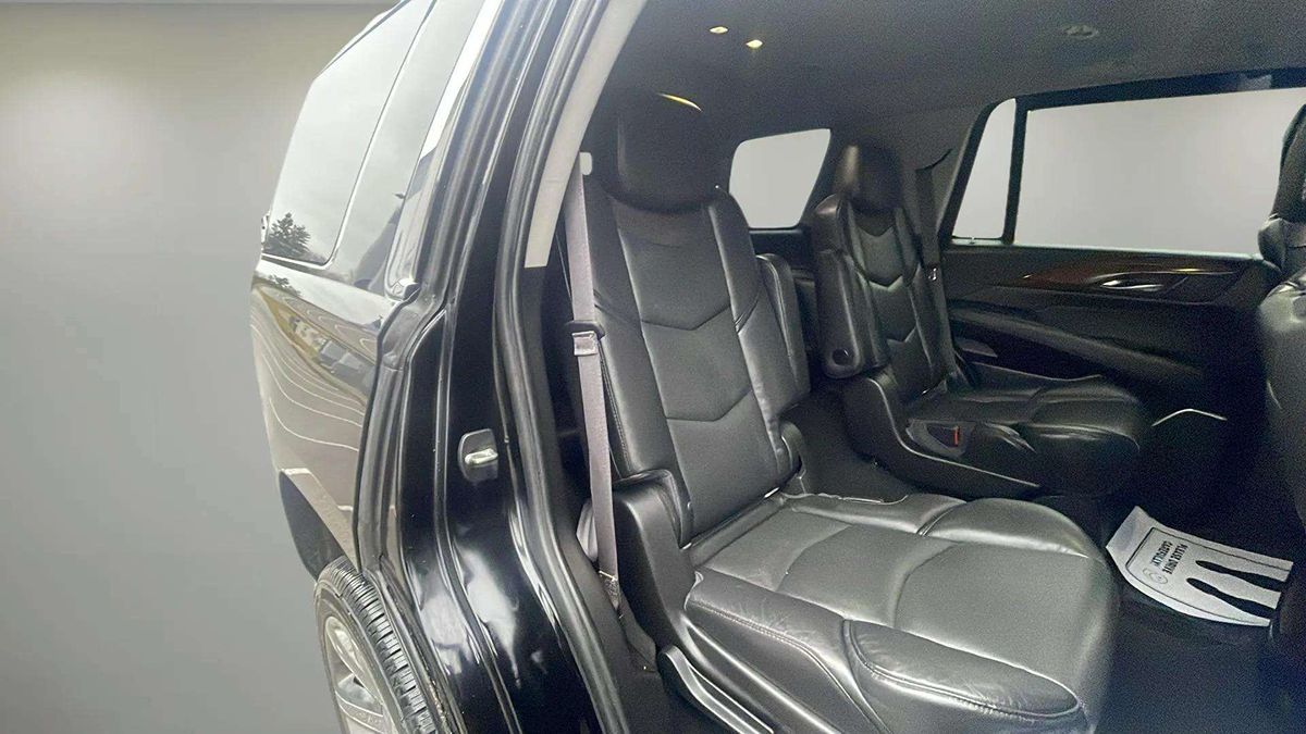 2016 Cadillac Escalade Luxury photo 20