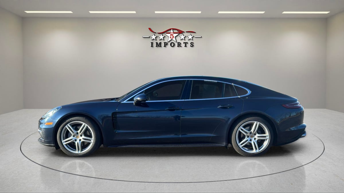 2019 Porsche Panamera Base - Photo 2
