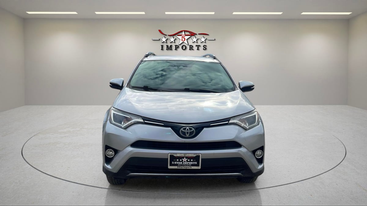 2017 Toyota RAV4 XLE - Photo 8