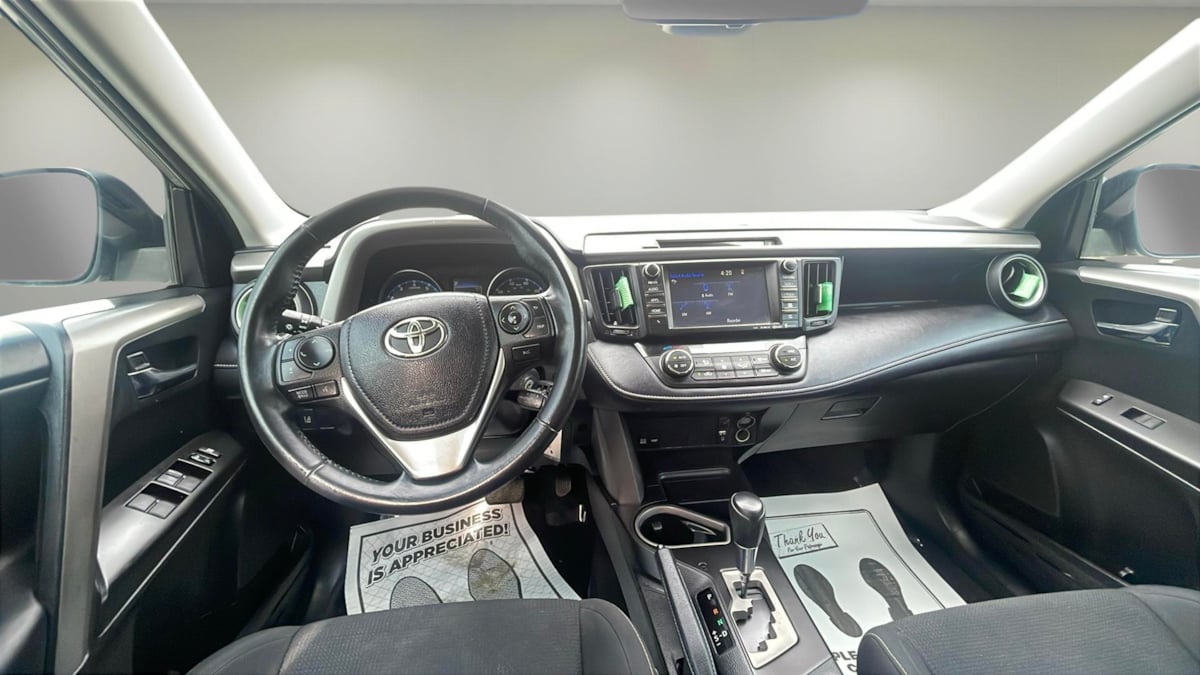 2017 Toyota RAV4 XLE - Photo 9