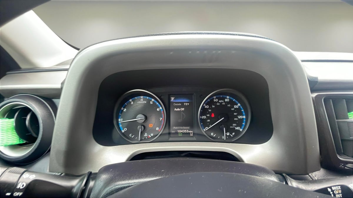 2017 Toyota RAV4 XLE - Photo 12