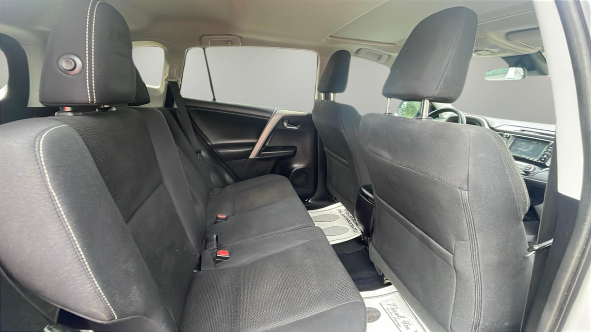 2017 Toyota RAV4 XLE - Photo 14