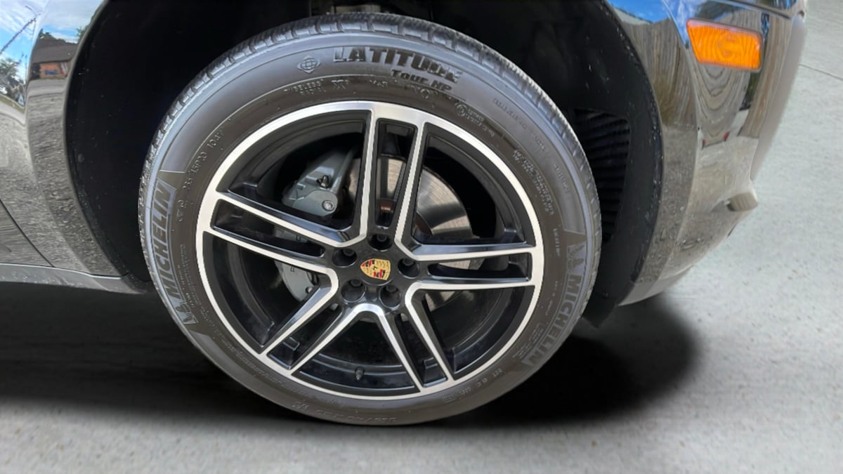 2021 Porsche Macan S - Photo 17