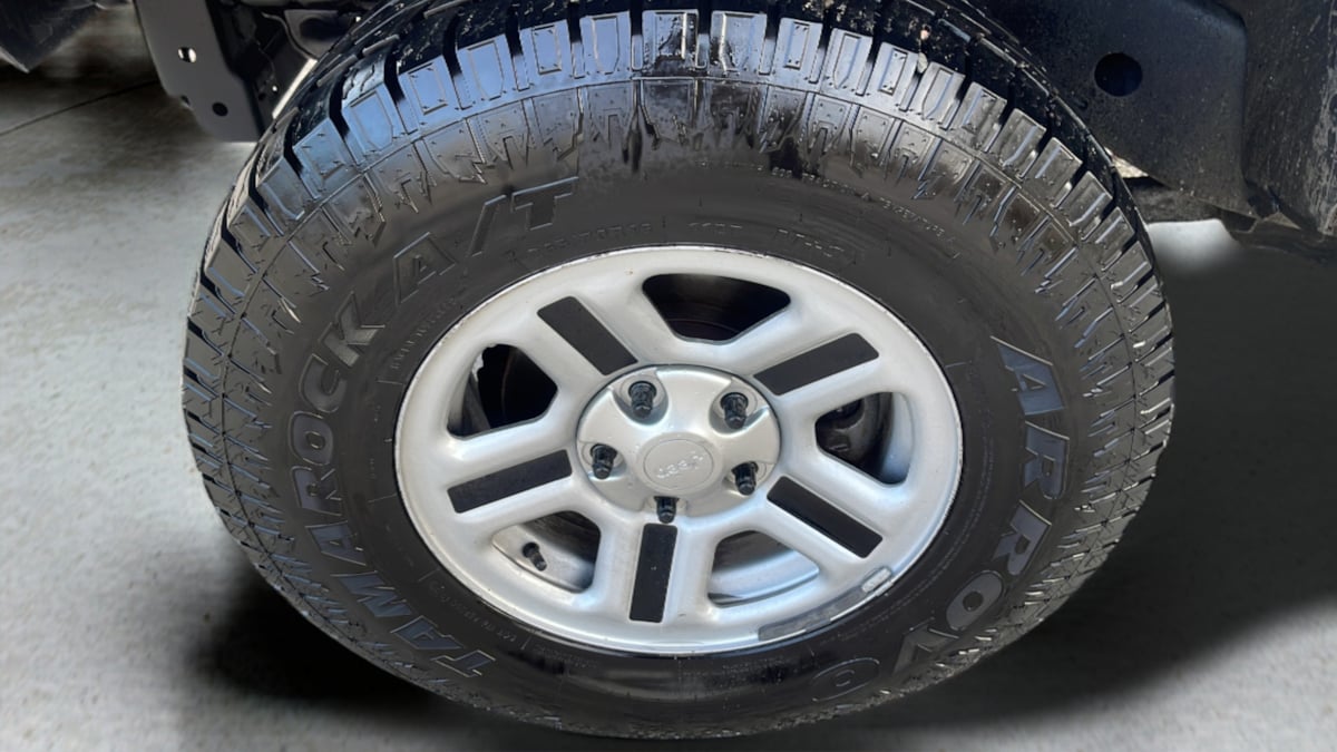2015 Jeep Wrangler Sahara - Photo 15