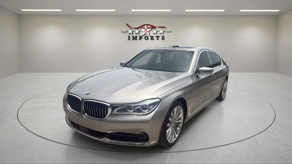 2016 BMW 7 Series 750i xDrive's photo