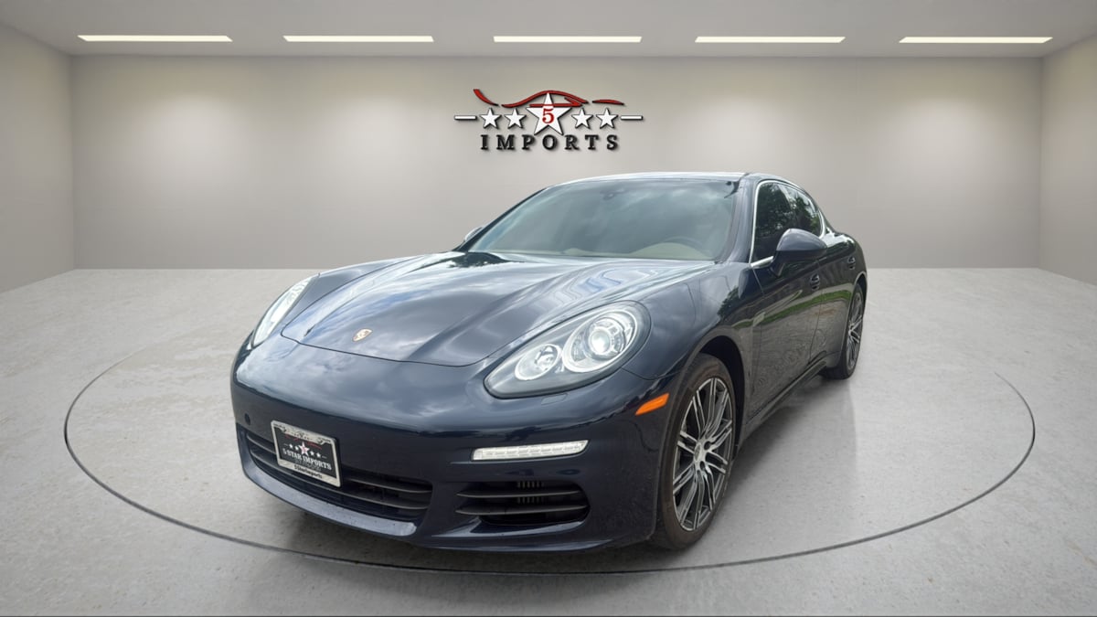 2016 Porsche Panamera S's photo