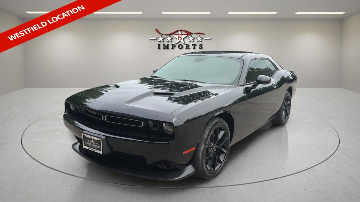 Pitch Black Clearcoat 2018 Dodge Challenger Coupe Rear-Wheel Drive Automatic