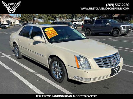 2011 Cadillac DTS Luxury Collection