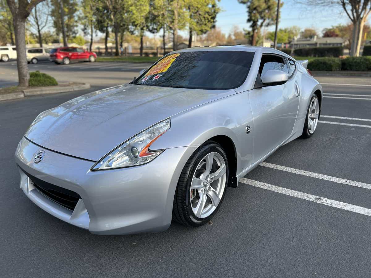 Sold 2012 Nissan 370Z in Modesto