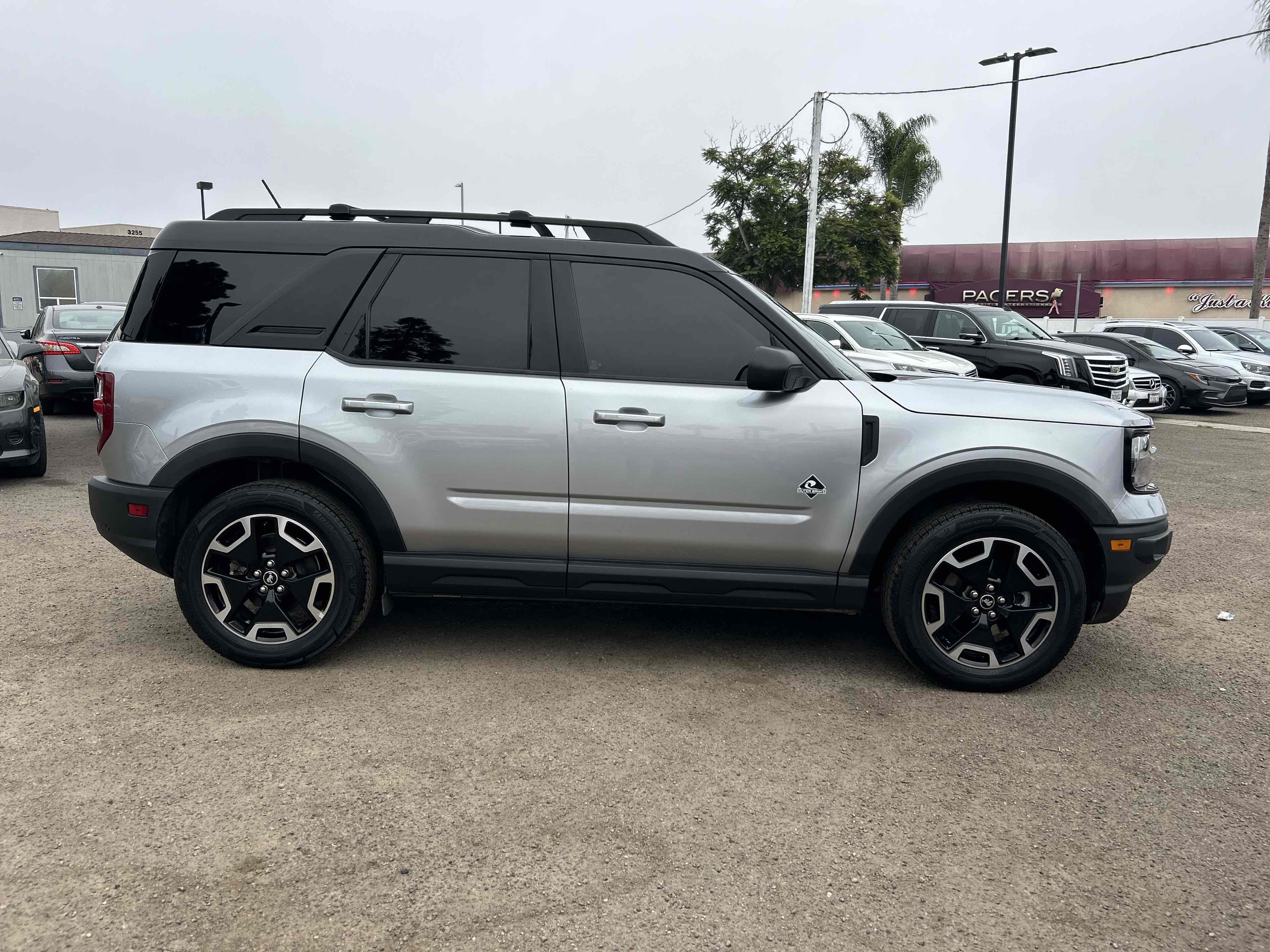 2021 Ford Bronco Sport Outer Banks photo 2