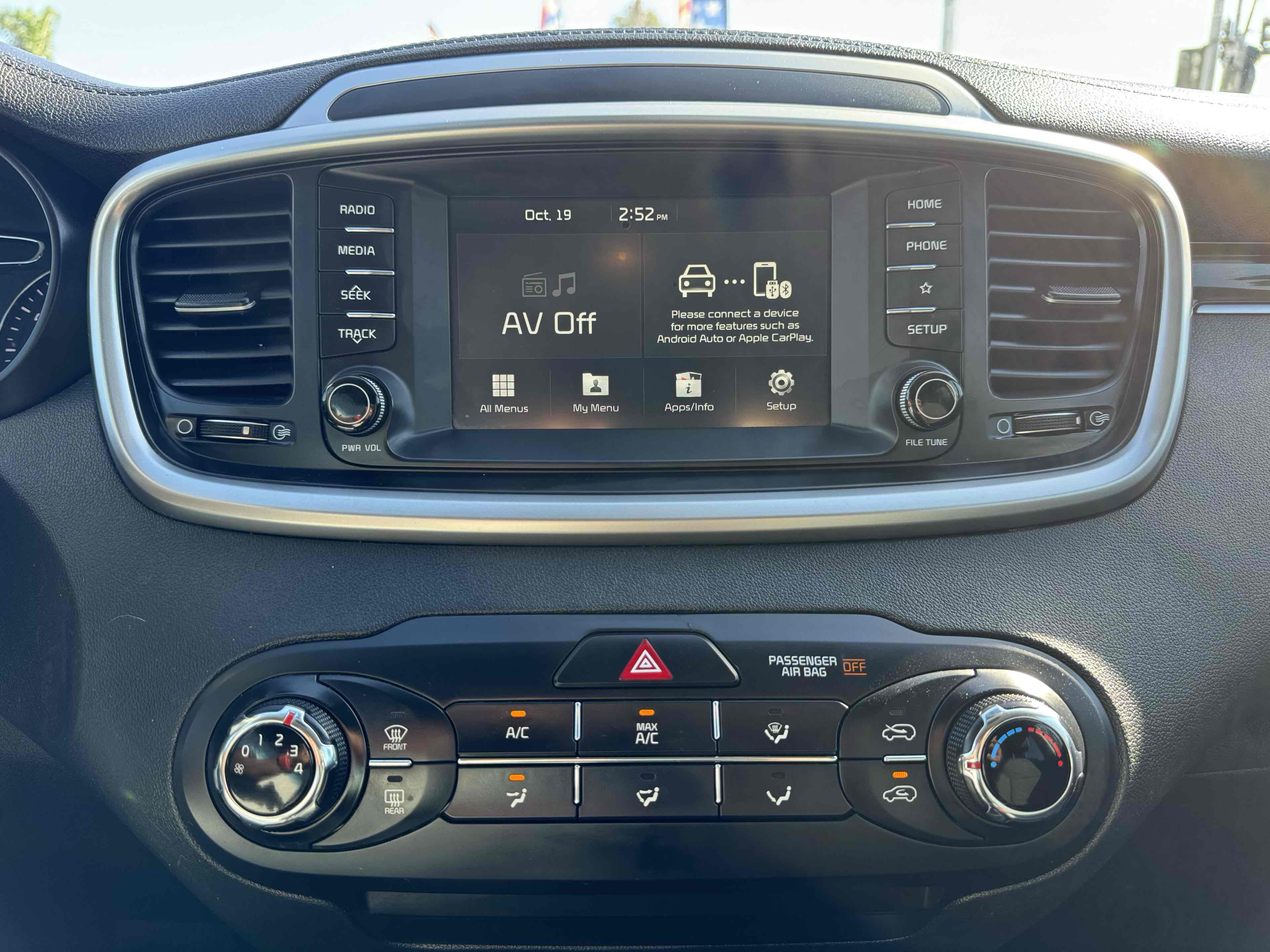2020 Kia Sorento LX V6 photo 15