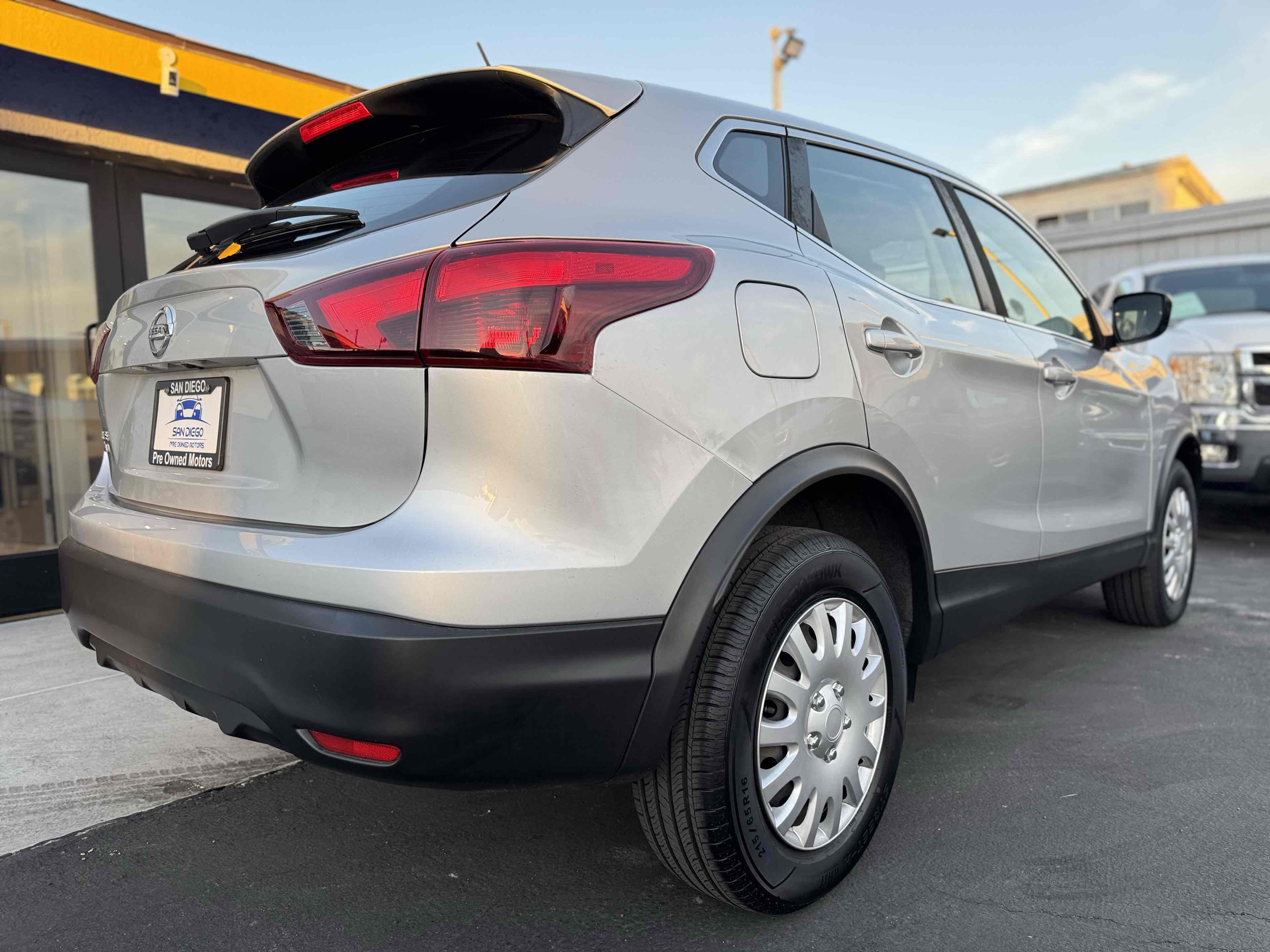2019 Nissan Rogue Sport S photo 5