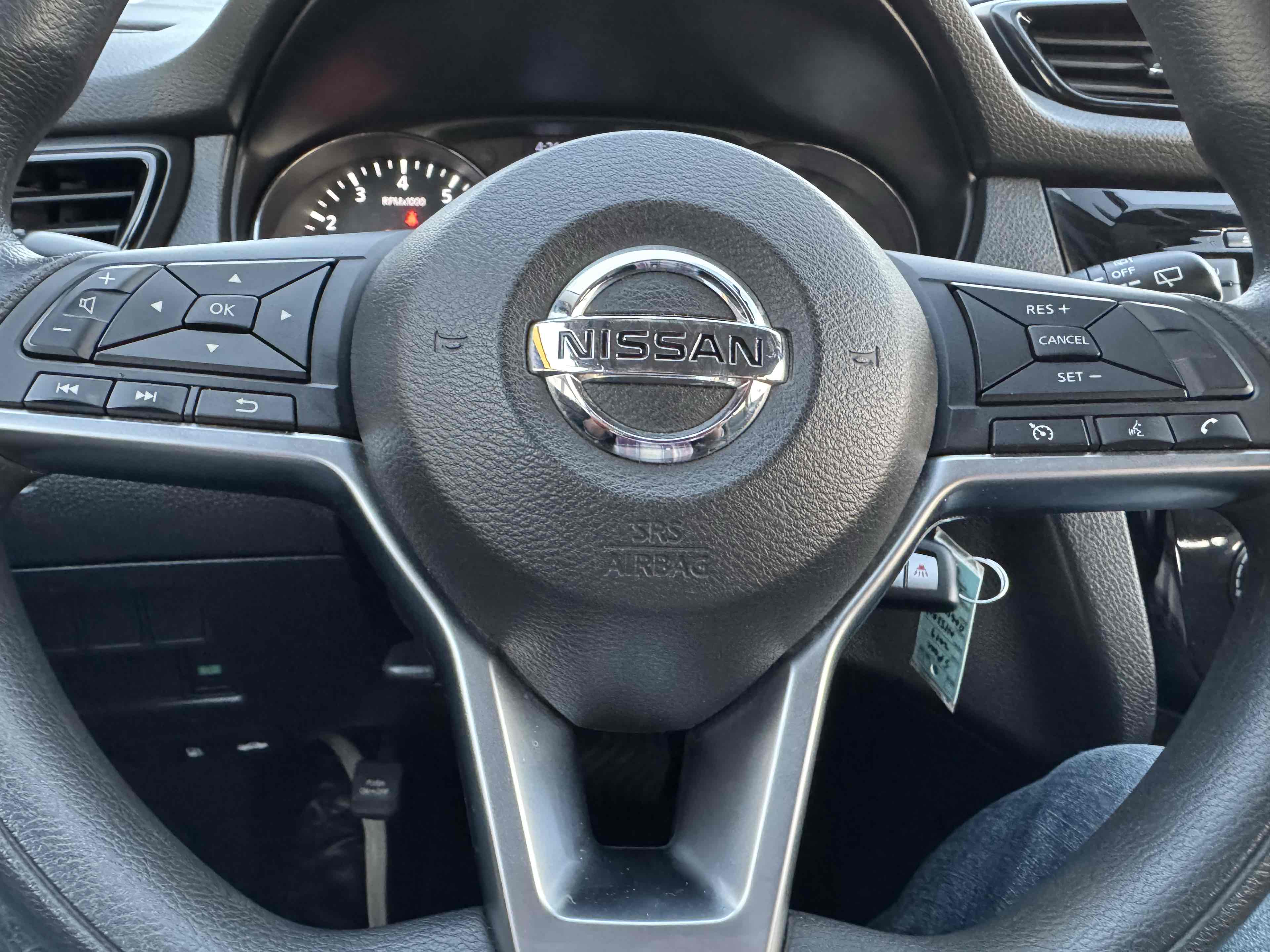 2019 Nissan Rogue Sport S photo 11