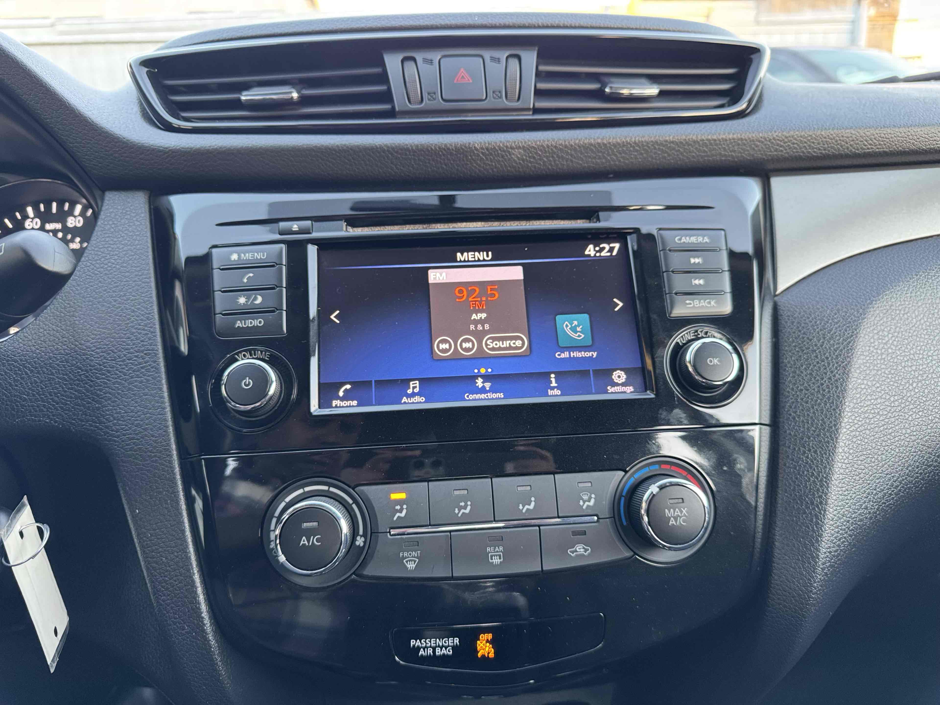2019 Nissan Rogue Sport S photo 13