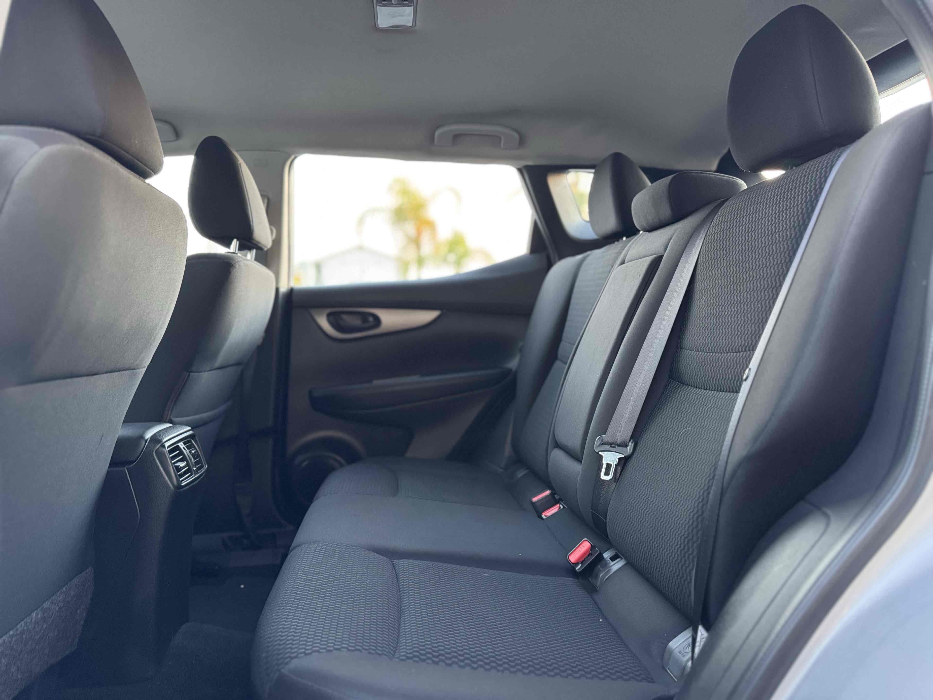 2019 Nissan Rogue Sport S photo 16