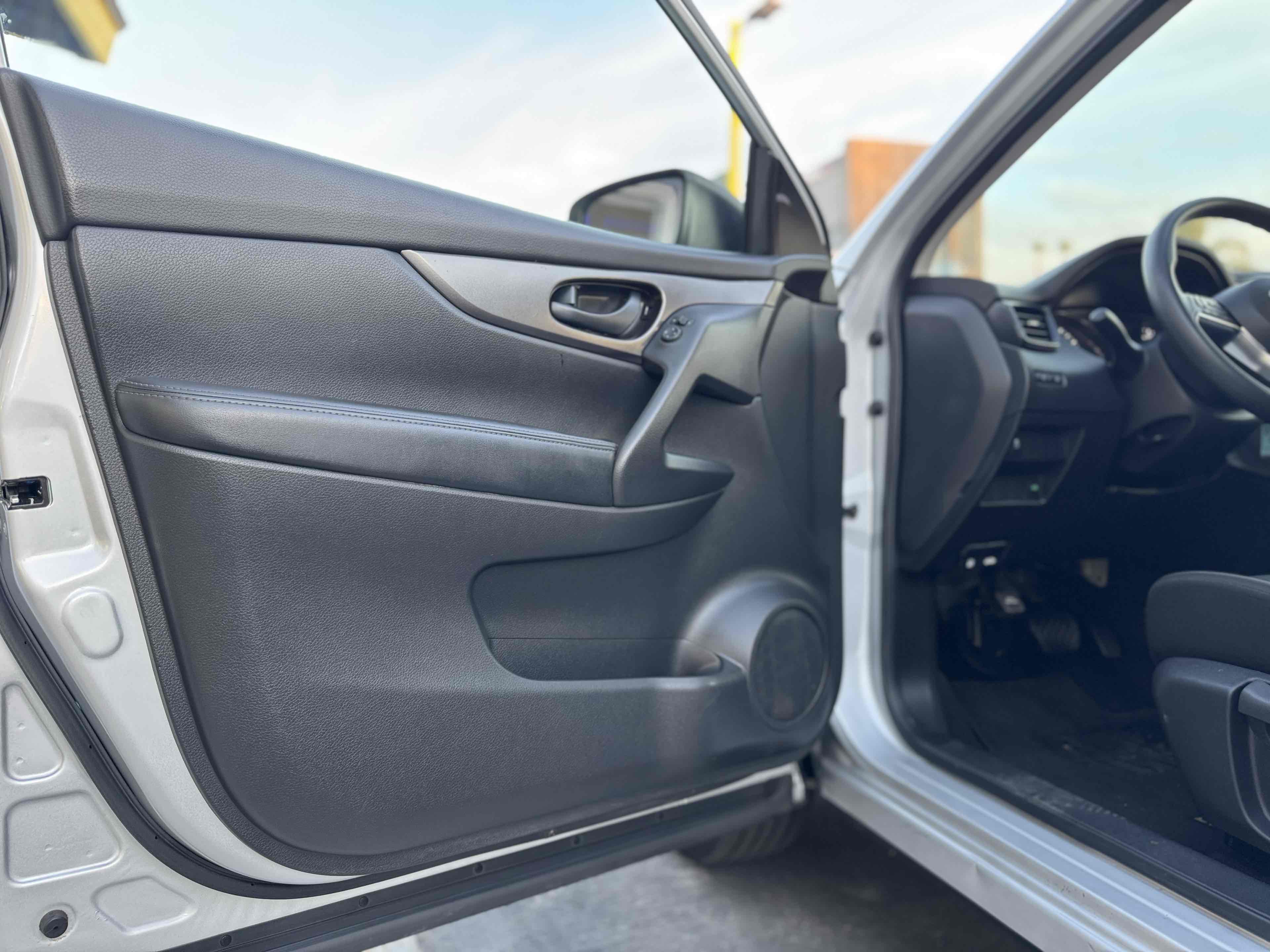 2019 Nissan Rogue Sport S photo 20