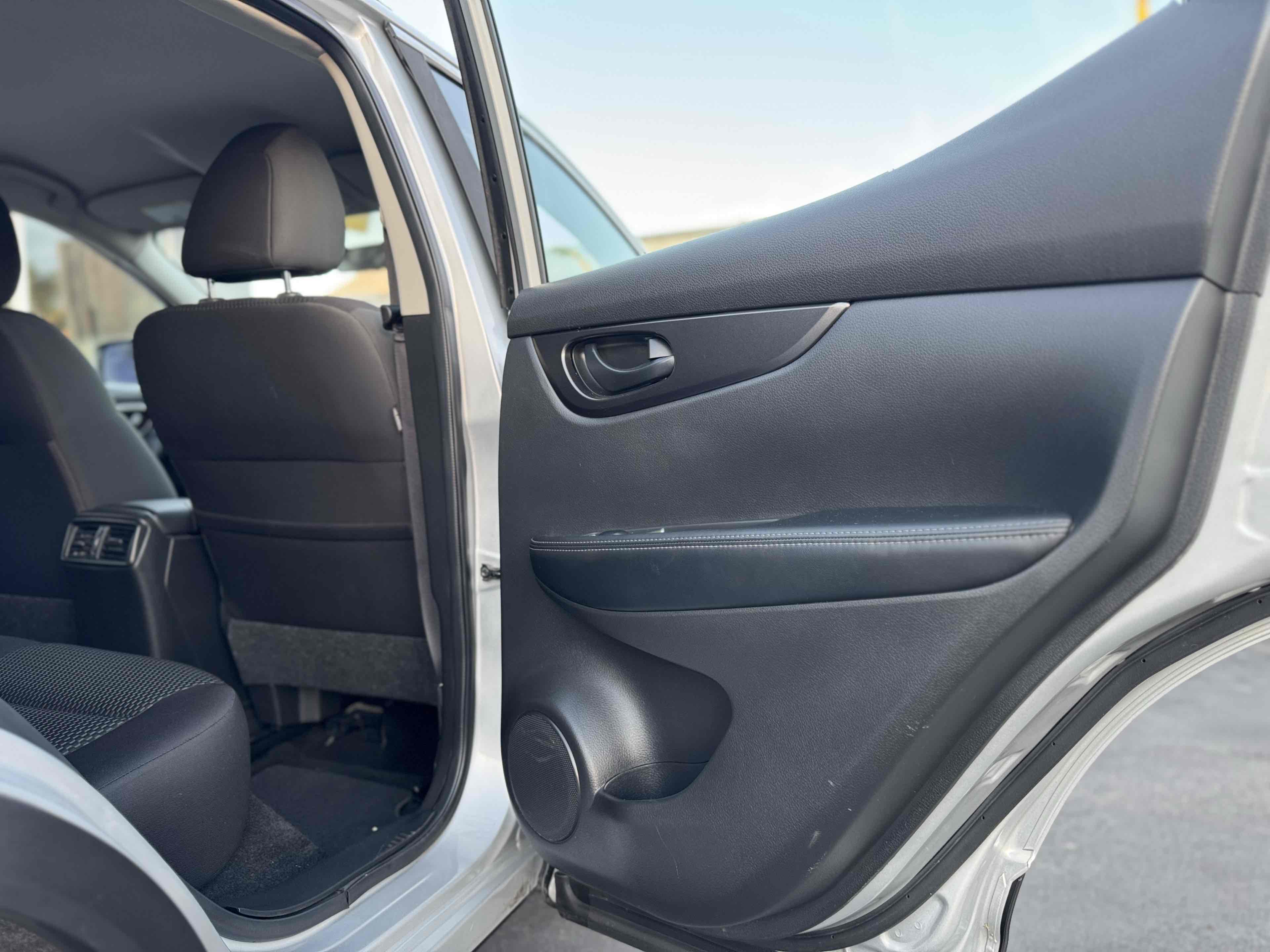 2019 Nissan Rogue Sport S photo 22