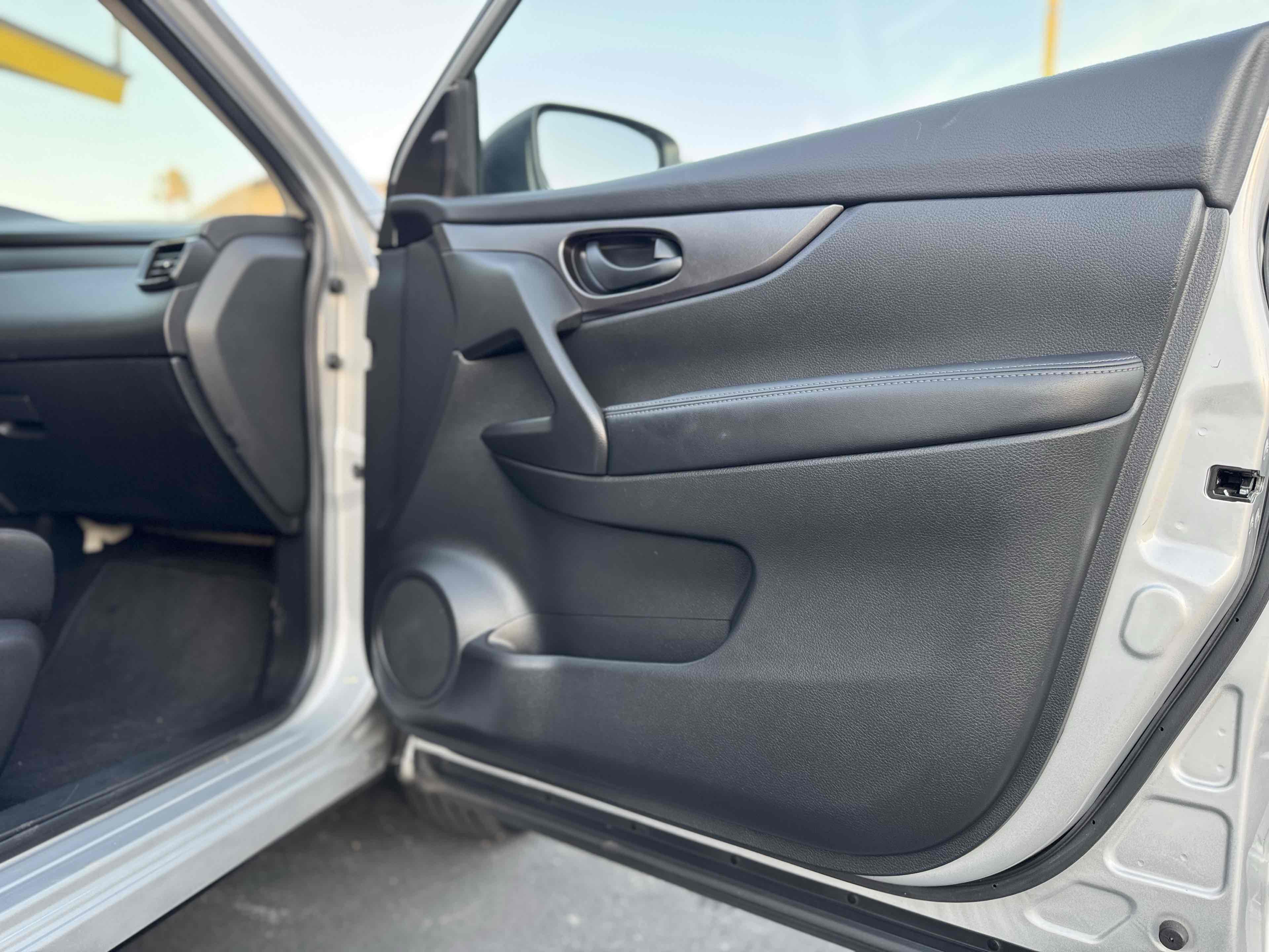2019 Nissan Rogue Sport S photo 23
