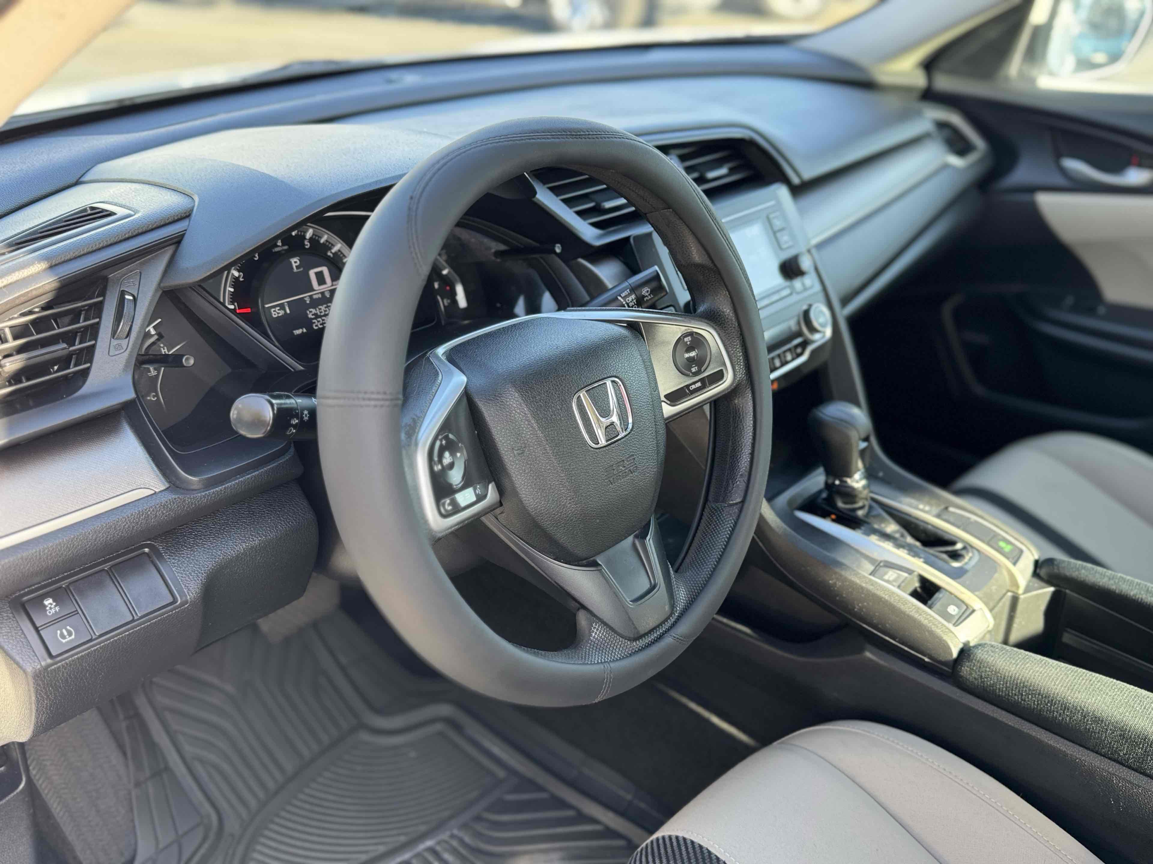 2017 Honda Civic LX photo 8