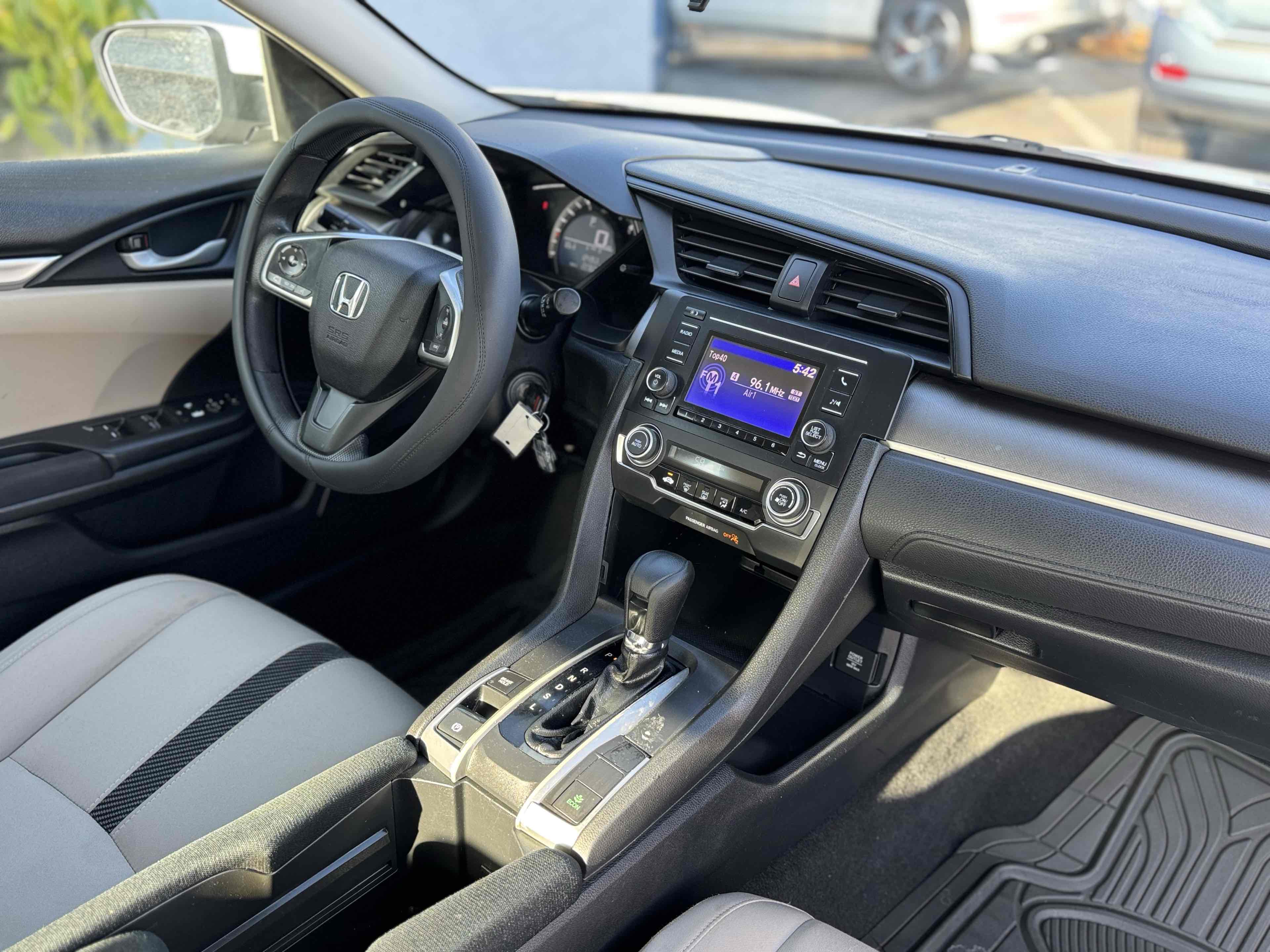 2017 Honda Civic LX photo 10
