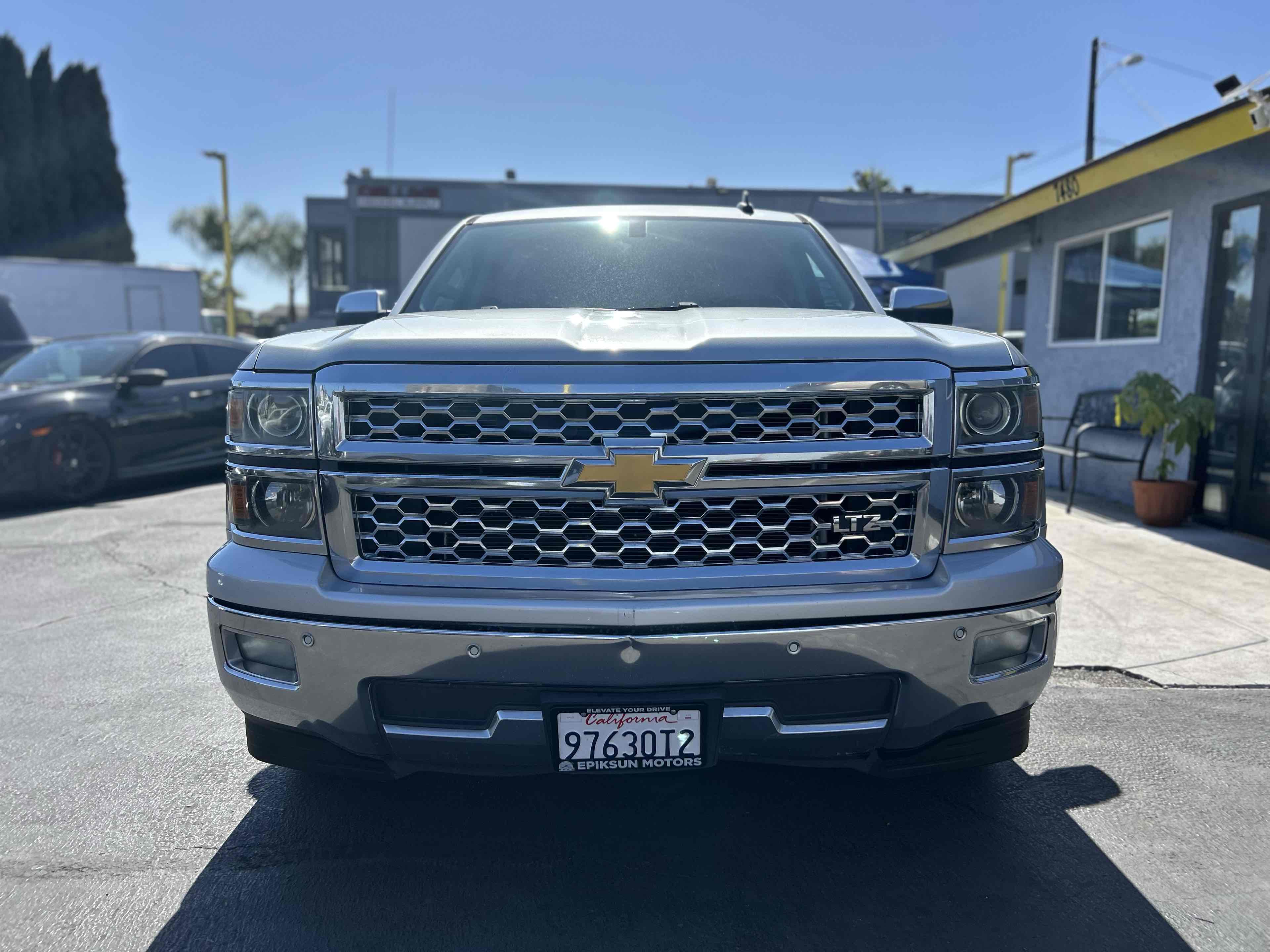 2015 Chevrolet Silverado 1500 LTZ photo 2