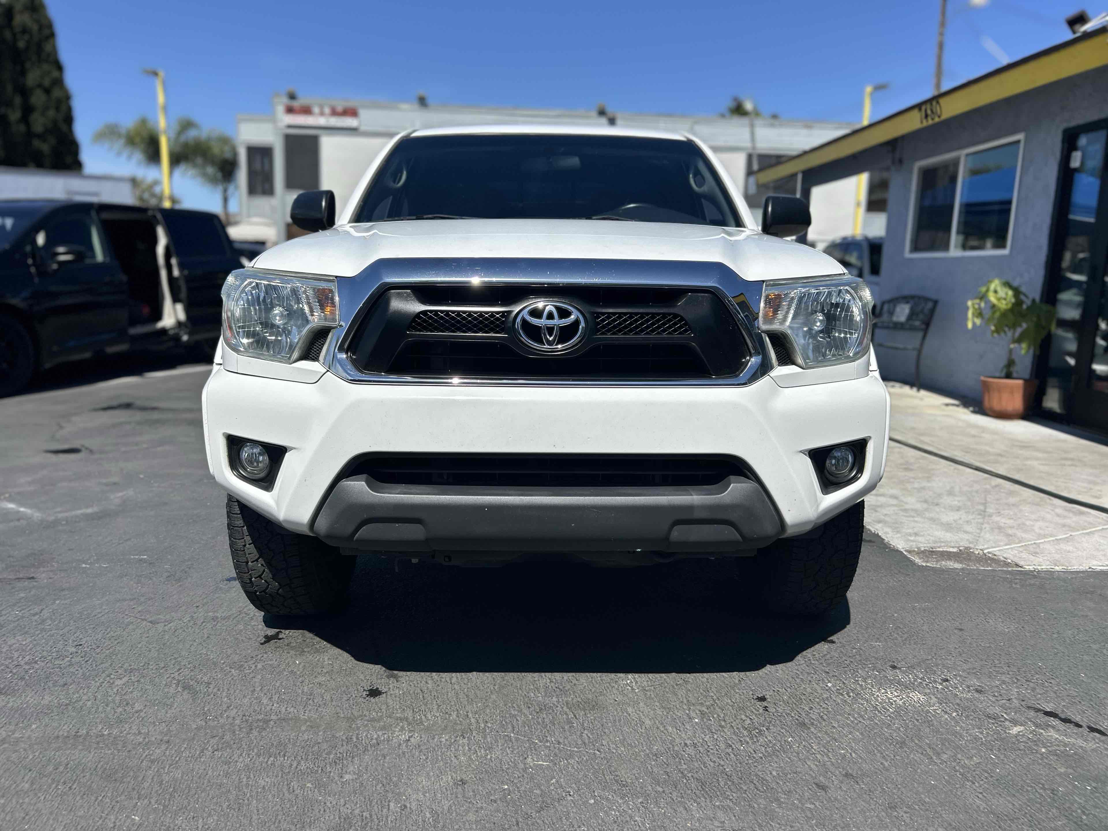 2015 Toyota Tacoma SR5 photo 2