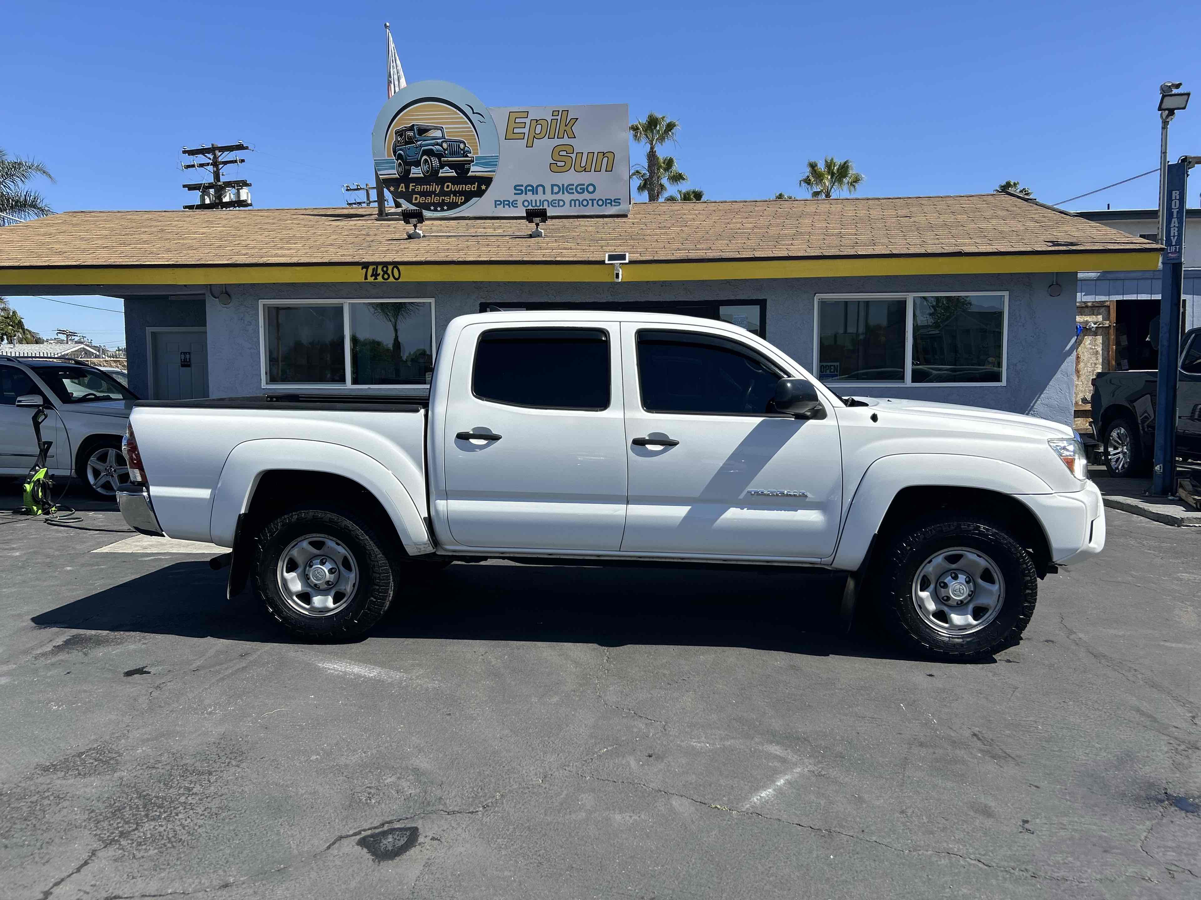 2015 Toyota Tacoma SR5 photo 4