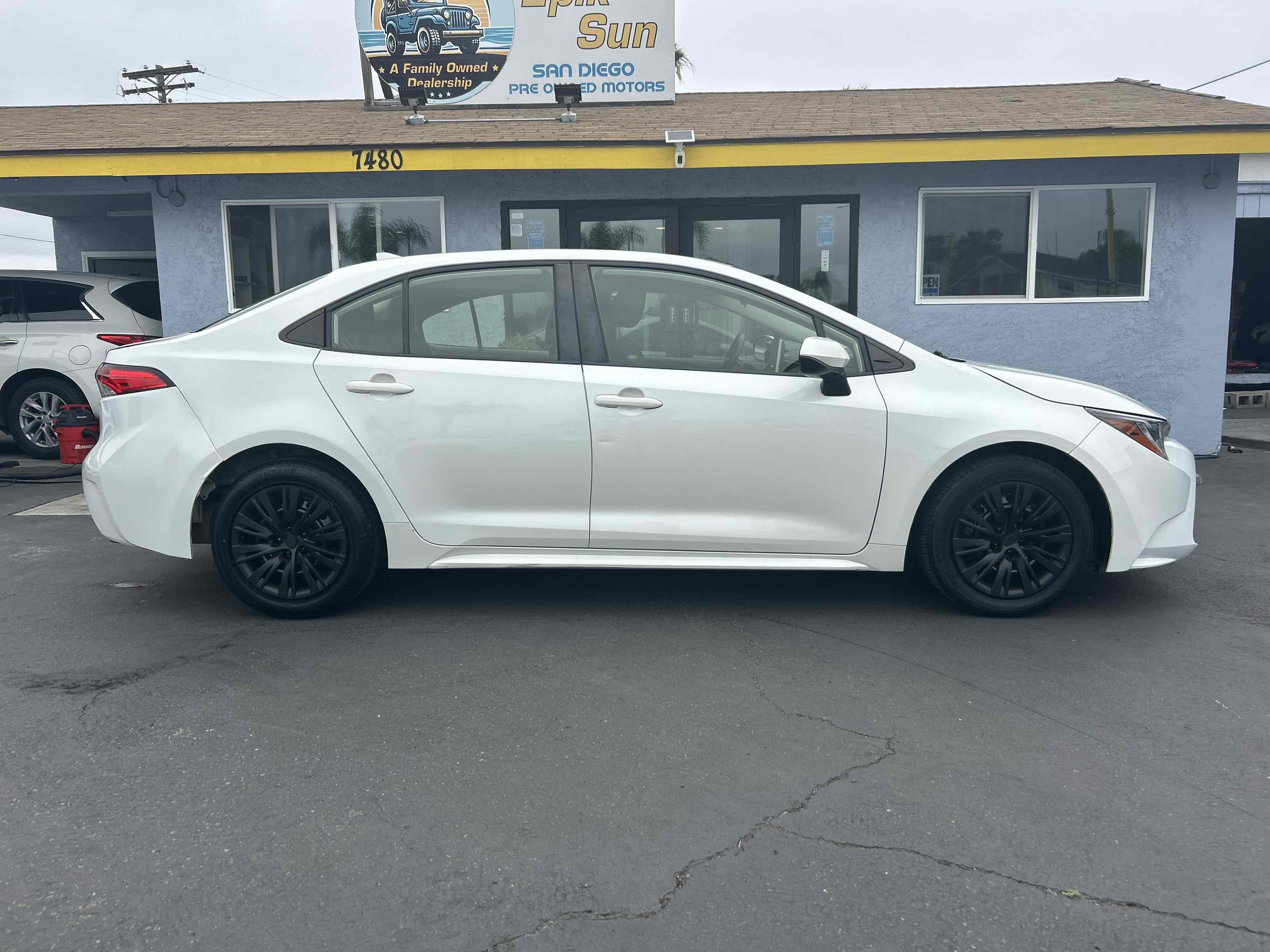 2020 Toyota Corolla LE photo 4