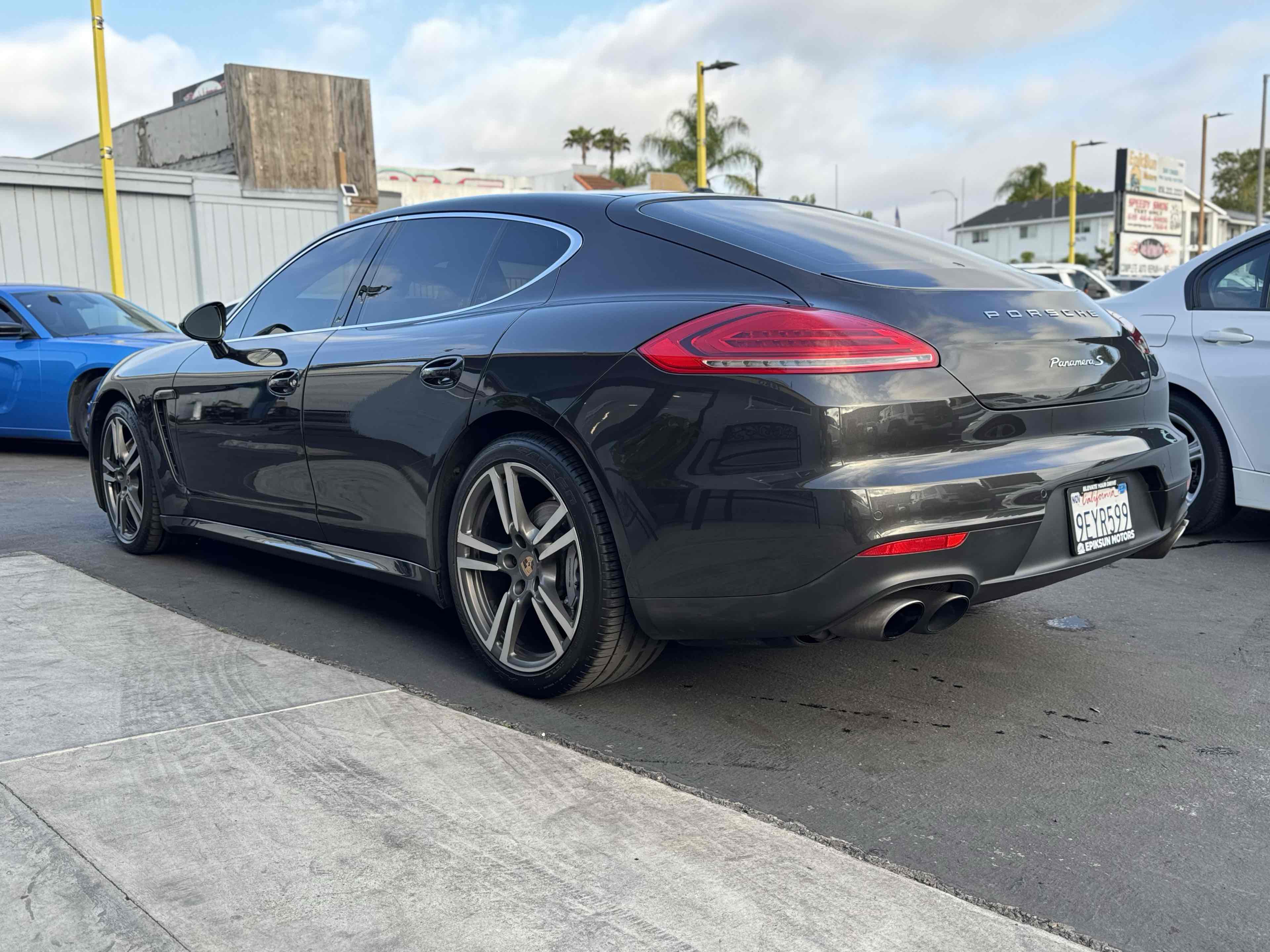 2014 Porsche Panamera S photo 5