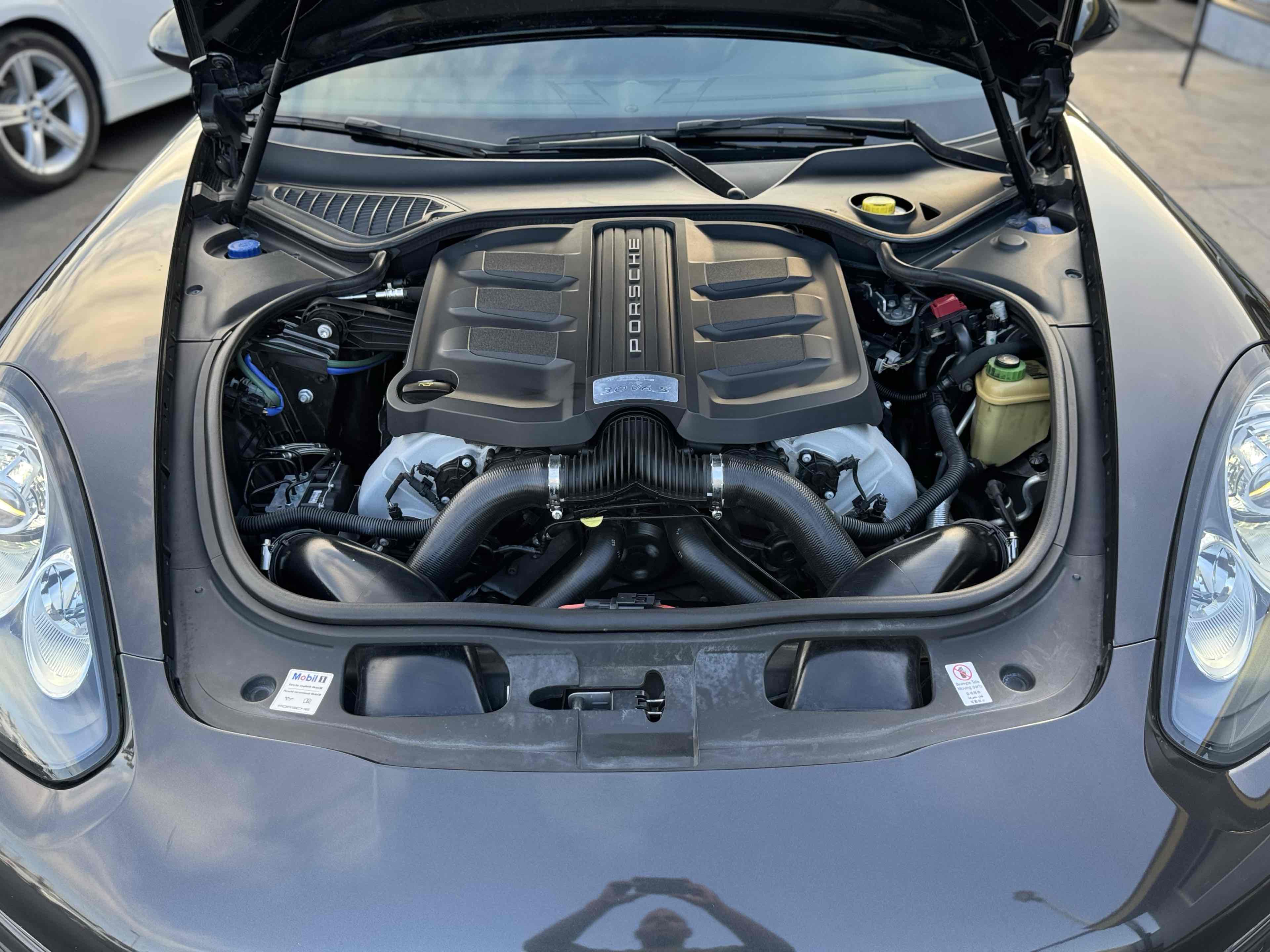 2014 Porsche Panamera S photo 8